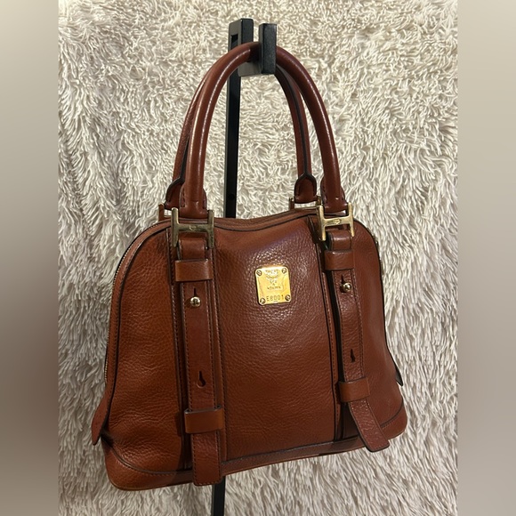 Preloved- vintage MCM handbag in excellent condition! Great deal! - Picture 3 of 7